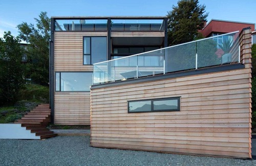 Queenstown Apartment | Highlands Apt – Luxury Lake Views, BBQ & Air Con
