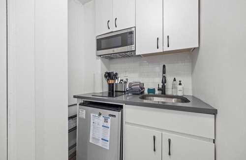 Midtown West Apartment | Highly Recommended Studio Near Times Square