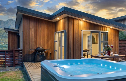 Queenstown House | Highview Haven | Lake View | Spa Pool | Garden