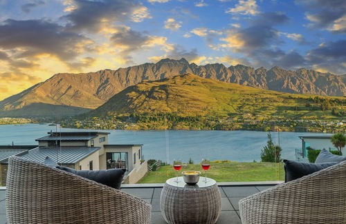 Queenstown House | Highview Haven | Lake View | Spa Pool | Garden