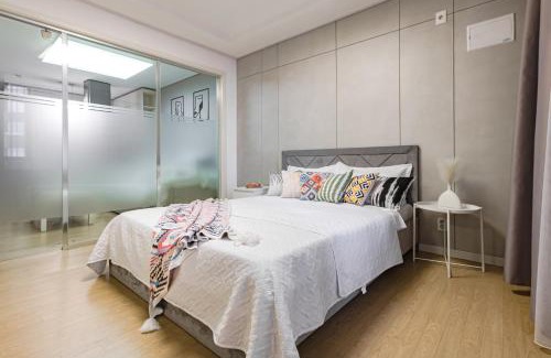 Almaty District Apartment | Highvill Modern View