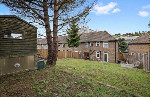 Brighton Cottage | Highway Haven With Free Parking By My Getaways