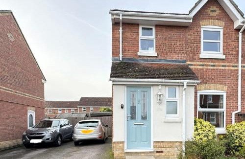 Colchester House | Highwoods Haven Luxury Stay with Garden and Parking