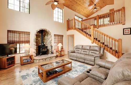 Williams House | Hike and Fish Parks Cabin with Balcony and Forest Views