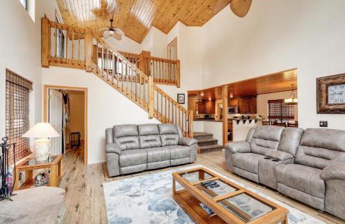 Williams House | Hike and Fish Parks Cabin with Balcony and Forest Views