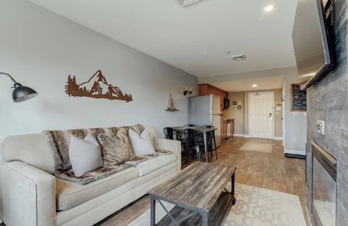 Vernon Condo | Hike, Bike, Wine & More! Ski-In, Ski-Out, Waterpark & Biking fun-Just Steps Away