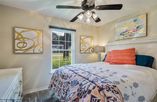 Pottsboro Cottage | Hike, Fish, Boat, Kayak, Ski, Space Out, Swim, Grill and Chill