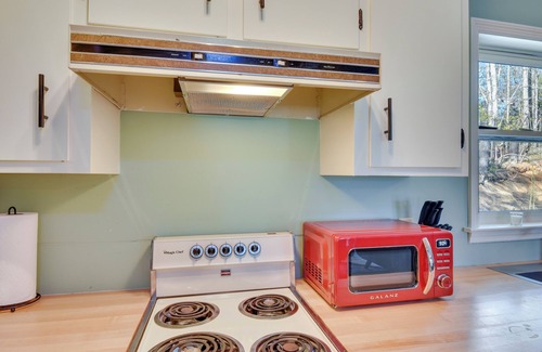 Sky Valley Apartment | Hike, Golf & Relax: Pet-Friendly Apt in Dillard