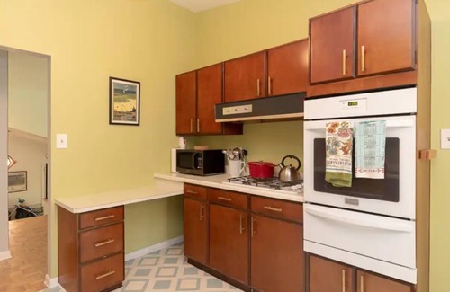 Miller Beach House | Hike The Dunes Walk To Beach and National Park! 5BR, 2 Bath and Game Room