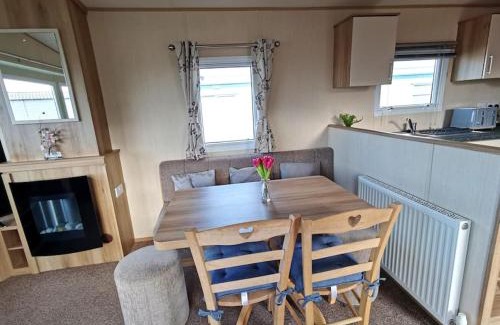 Llwyngwril House | Hiking in Snowdonia? Sea, beach and mountains view