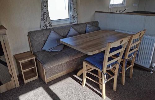 Llwyngwril House | Hiking in Snowdonia? Sea, beach and mountains view