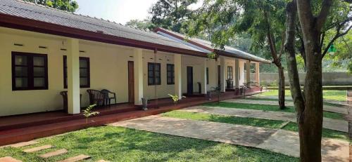 Kataragama House | HIKKADUWA REST