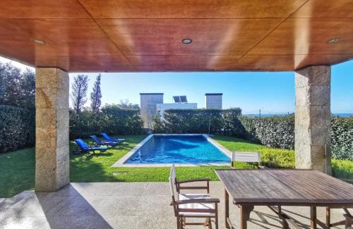 Viana do Castelo House | Hill & Beach house