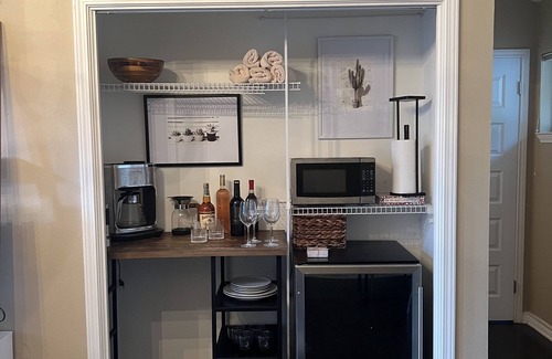 Austin Apartment | Hill country Studio, easy access to Downtown and Airport