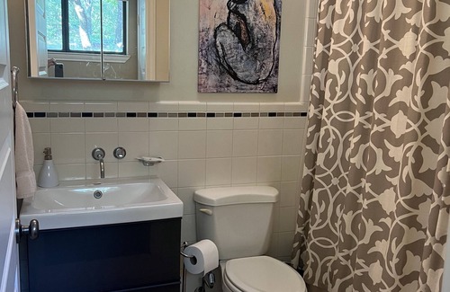 Austin Apartment | Hill country Studio, easy access to Downtown and Airport