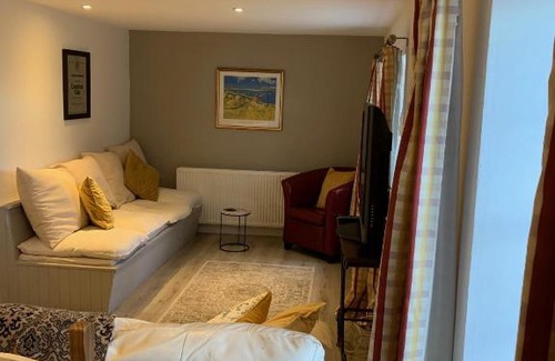 Inverness City Centre House | Hill House - Mews Town House, in a quiet private close, in the City Centre of Inverness.