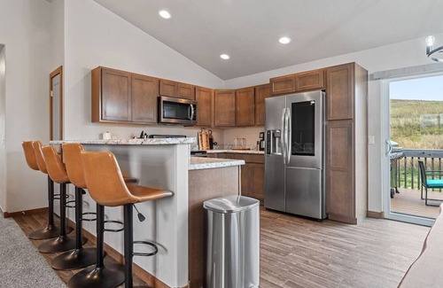 Rapid City House | Hill's View Retreat on the Edge of the Prairie
