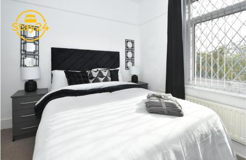 Stoke-on-Trent Apartment | Hill Top Manor