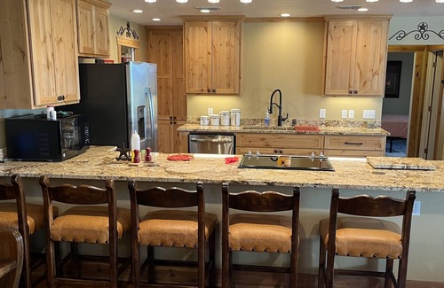 Utopia House | Hill-Top Oasis with Private pool and Hot tub Minutes from Garner and Lost Maples