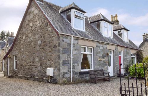 Aberfeldy House | Hill View House