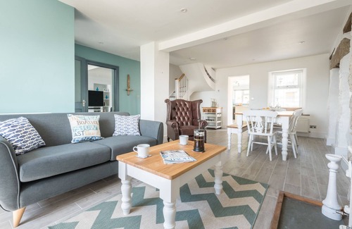 Hayle House | Hillcrest, Hayle - Four Bedroom House, Sleeps 8