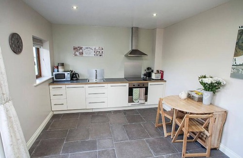 Cleeve Apartment | Hillcroft Self Catering