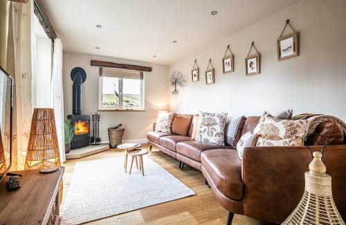 Earl Sterndale House | Hilldale Cottage