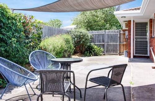 Newcomb House | Hillford Charm I Geelong CBD I Pet Friendly