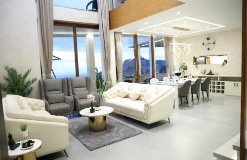 Coonoor Bed & Breakfast | Hills and Heart Luxury Villa By LexStays