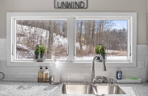 Naples House | Hillside Cabin | Close to Naples | FLX Wineries