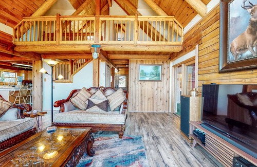 Phoenix Lake-Cedar Ridge House | Hillside cabin with spectacular views, balconies