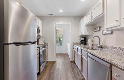 Branson House | Hillside Cottage in The Vineyards Resort