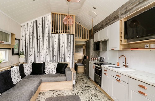 Llandrindod Wells House | Hillside Lodge