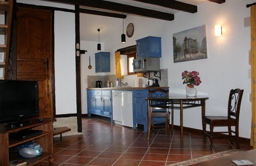 Le Lardin-Saint-Lazare House | Hillside Park Dordogne
