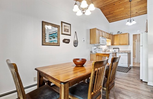 Whitefish Condo | Hillside Whitefish Lake Condo, Bay Point 14BU | 1 Bed, 1 Bath