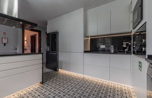 Vila Franca do Campo Villa | Hilltop 6 bedroom 2 home villa w/expansive ocean views in Vila Franca do Campo