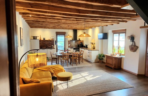 Castelnaud-la-Chapelle Ski Chalet | Hilltop Gîte with Heated Saltwater Pool & Stunning Valley Views”