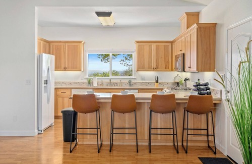 Paso Robles House | Hilltop Guest House w/spectacular vineyard views!