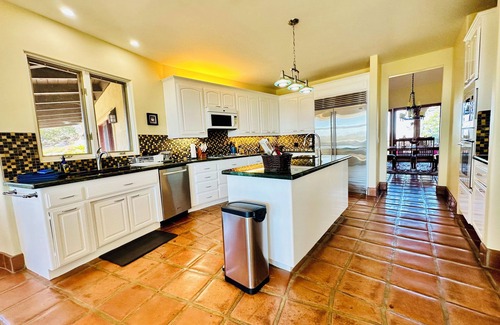 Escondido Villa | Hilltop Hacienda with 360° views, sparkling pool and hot tub