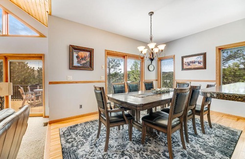 Deadwood House | Hilltop Haven