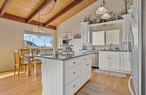 Morro Bay House | Hilltop Haven with panoramic views of Morro Bay Rock & Pacific Ocean with deck