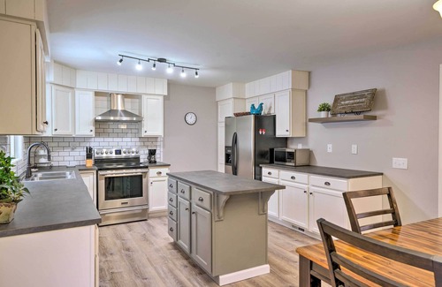 Apple Valley House | Hilltop Home Inside of Apple Valley!