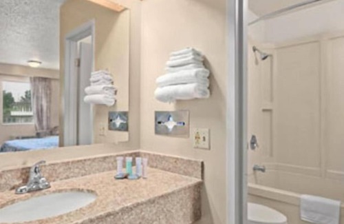 South Hills Hotel | Hilltop Inn