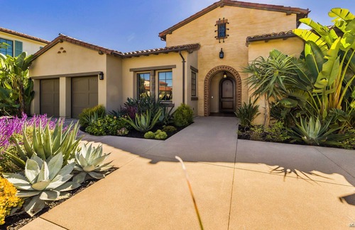 Escondido Villa | hilltop lux resort