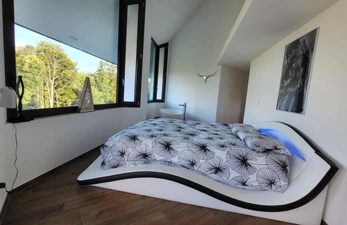 Oberbutschel Apartment | Hilltop Luxury Villa