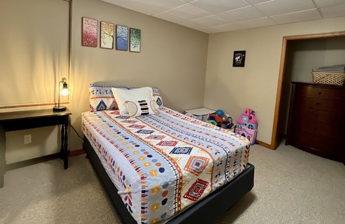 Lake Ariel House | HillTop Manor - Spacious 6 BR +PS5+Fire pit+Pool Table