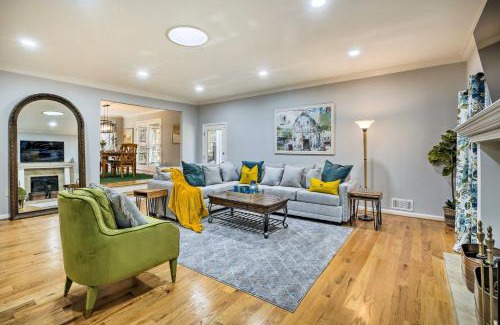 Marietta Apartment | Hilltop Marietta Apt with Custom Design and Decor!