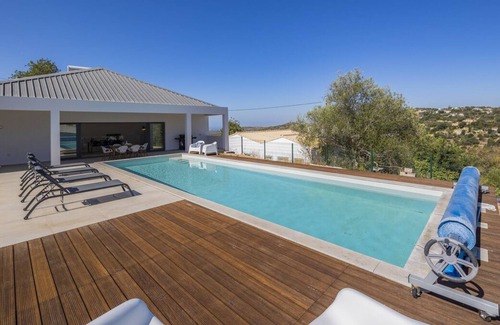 Alfeicao Villa | Hilltop Villa