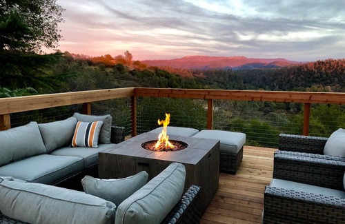 Mariposa House | Hilltop Yosemite Retreat w/Views, Hot Tub, Pool, Game Room, Close to Town