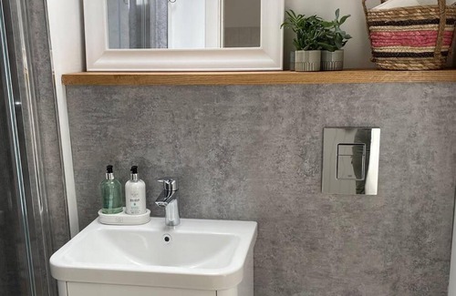 Corstorphine House | Hillview Cottage